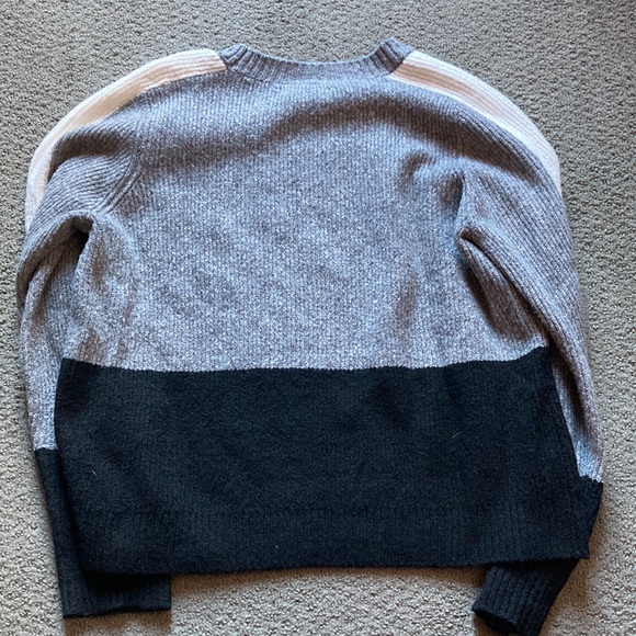 Pinque Sweater - Picture 2 of 7